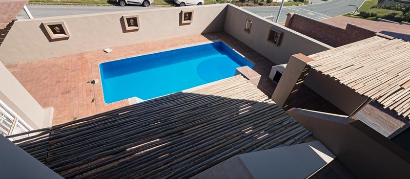 8 Bedroom Property for Sale in Middedorp Western Cape